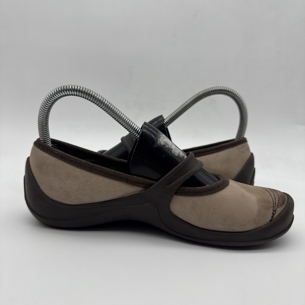 CROCS Mary Jane Flat Ballerina Walking Shoes Womens Sz 6 Espresso Nubuck - Picture 3 of 15